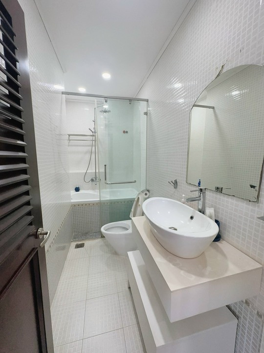 Bright & Comfortable One-Bedroom Living