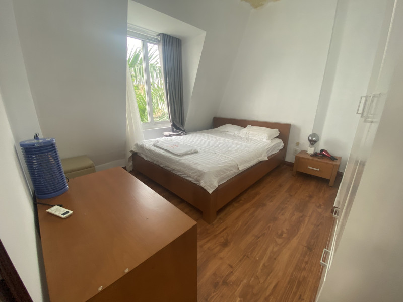 Inviting One-Bedroom Living Space