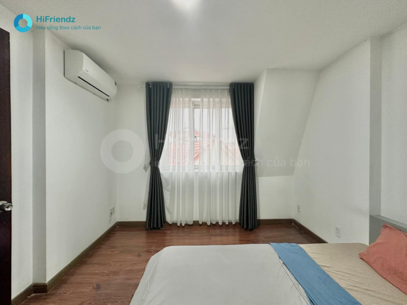 One-Bedroom with Simple Modern Comfort