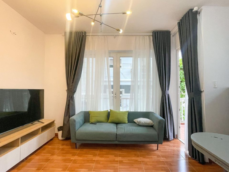 A Balanced One-Bedroom Living Space