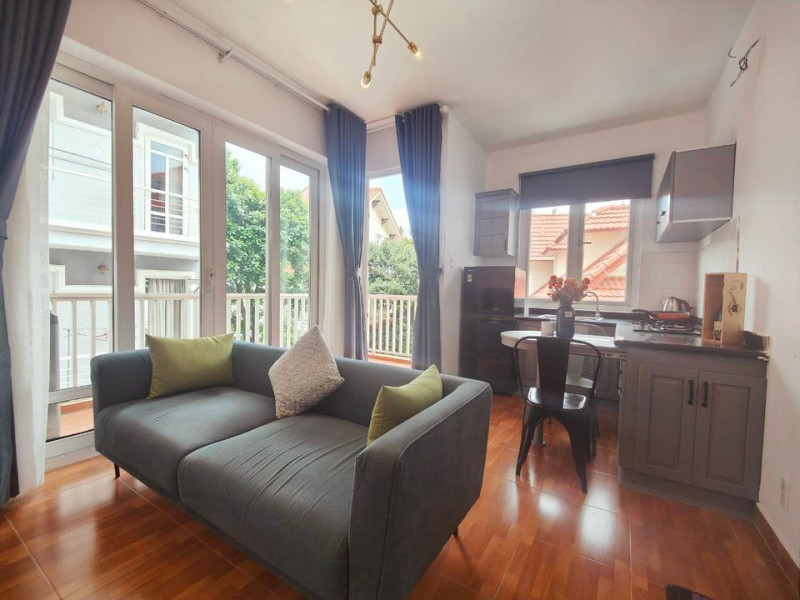 A Balanced One-Bedroom Living Space