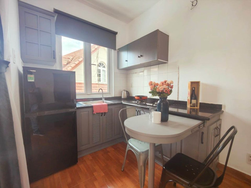 A Balanced One-Bedroom Living Space