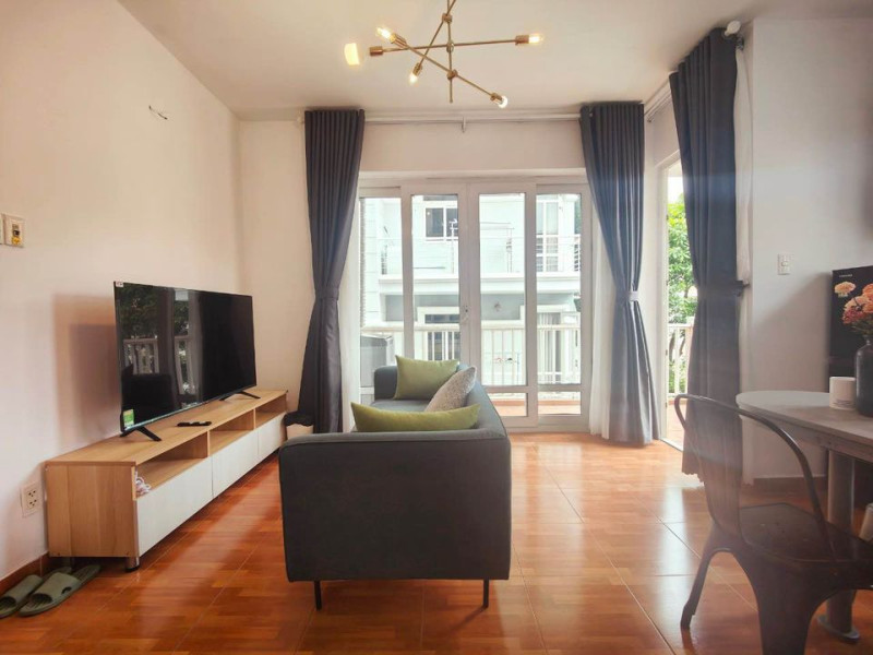 A Balanced One-Bedroom Living Space