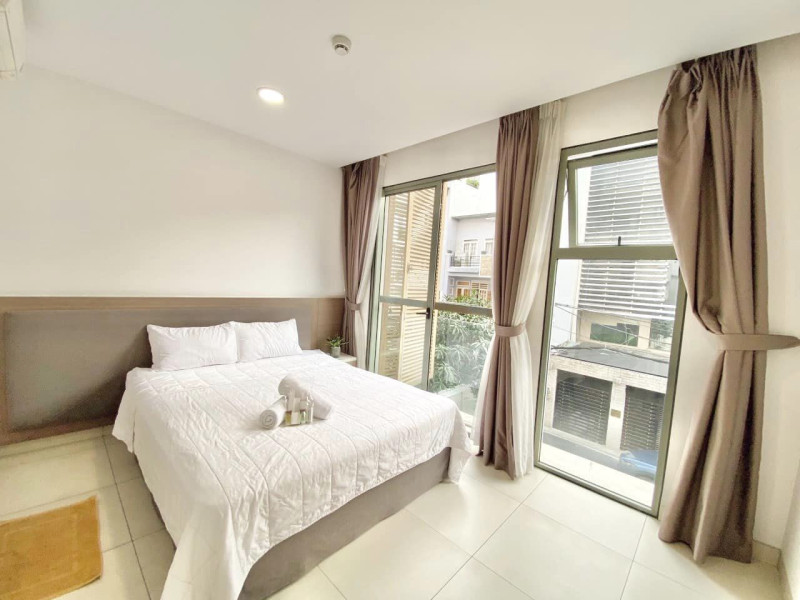 A Soft and Welcoming One-Bedroom