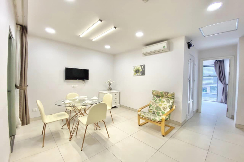 A Soft and Welcoming One-Bedroom