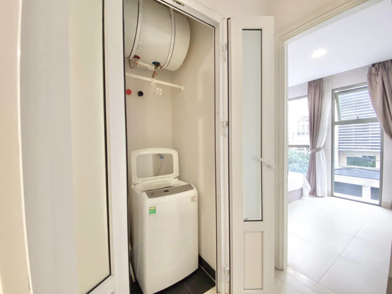 A Soft and Welcoming One-Bedroom