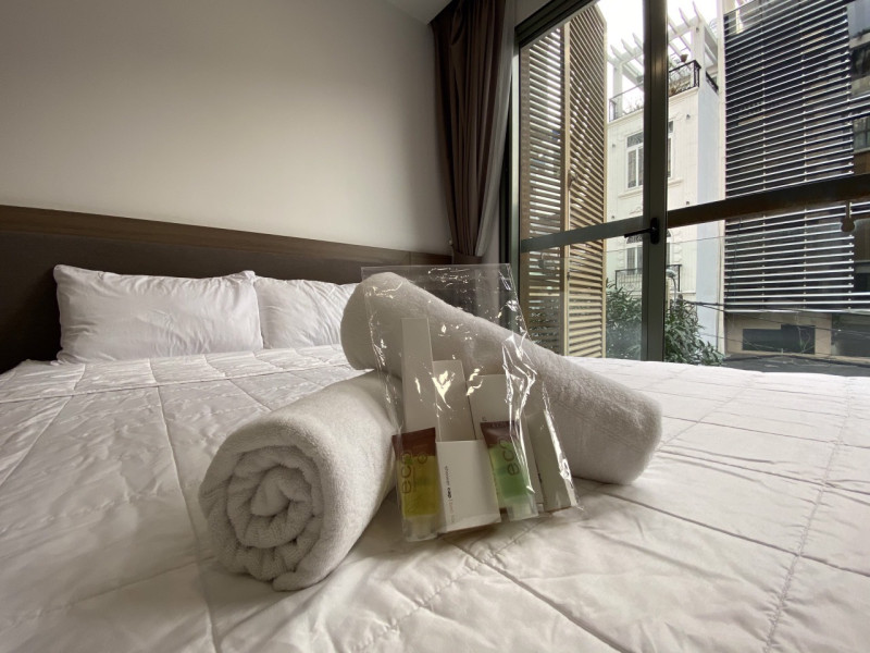 A Soft and Welcoming One-Bedroom