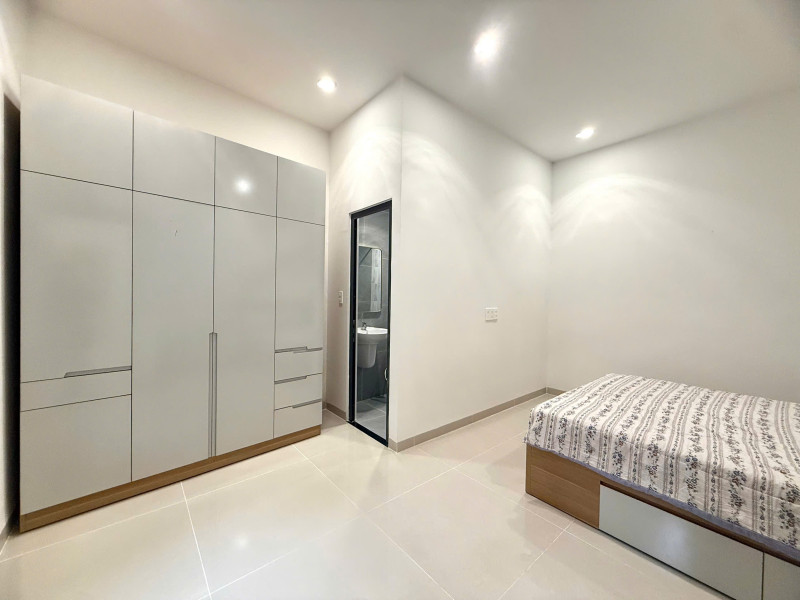 A Calm and Lovely One-Bedroom Got Yard