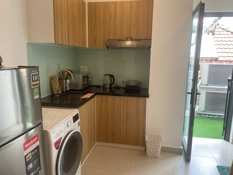 A Soft-Toned One-Bedroom Apartment