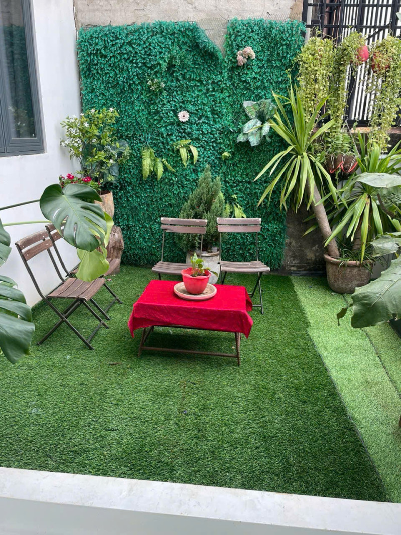 A Soft-Toned One-Bedroom Apartment