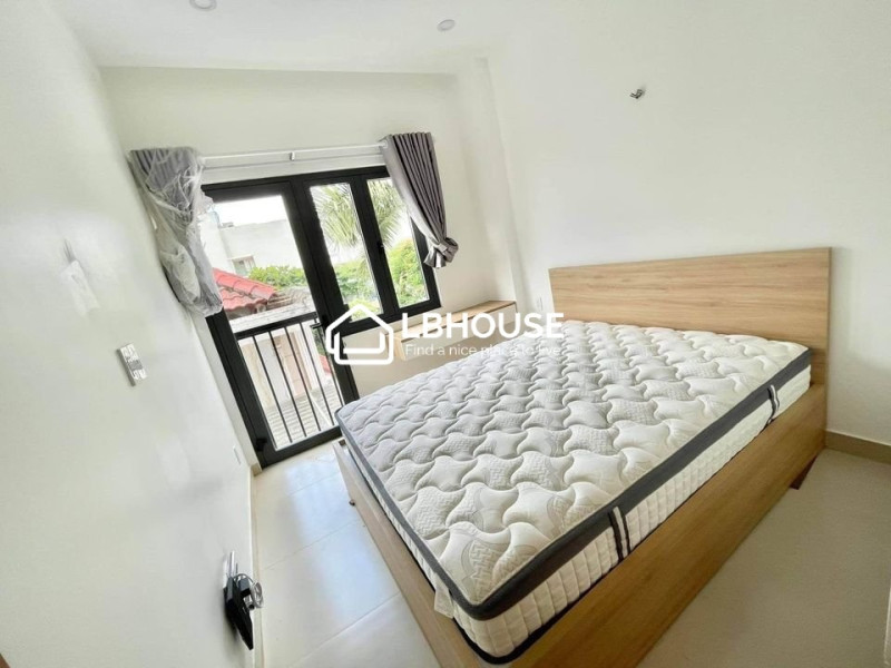 A Soft-Toned One-Bedroom Apartment