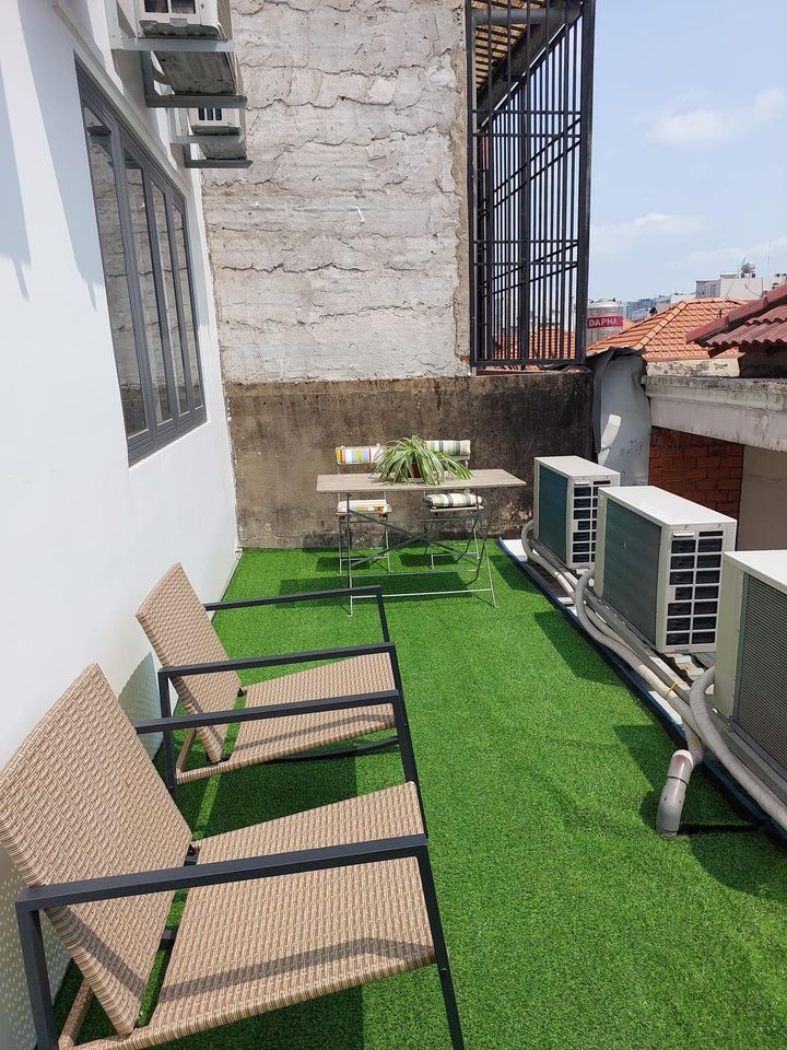 A Soft-Toned One-Bedroom Apartment