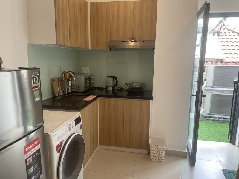 A Soft-Toned One-Bedroom Apartment