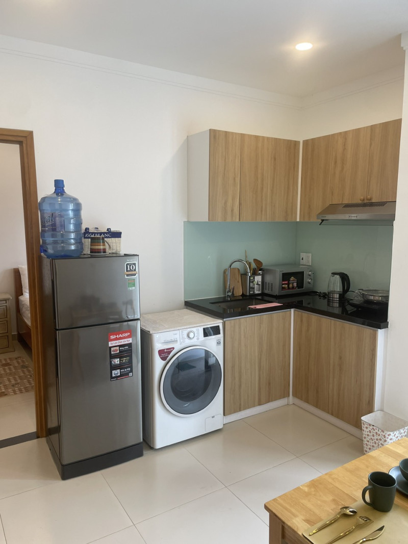 A Soft-Toned One-Bedroom Apartment