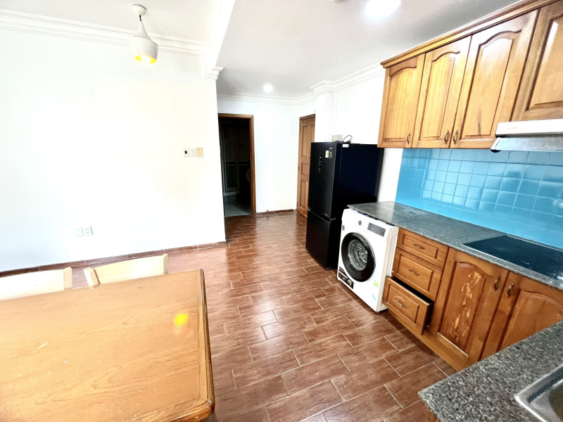 One-Bedroom Living with Balanced Design