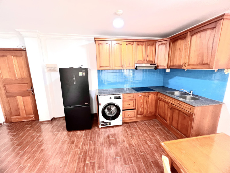 One-Bedroom Living with Balanced Design