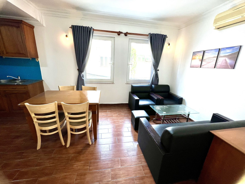 One-Bedroom Living with Balanced Design