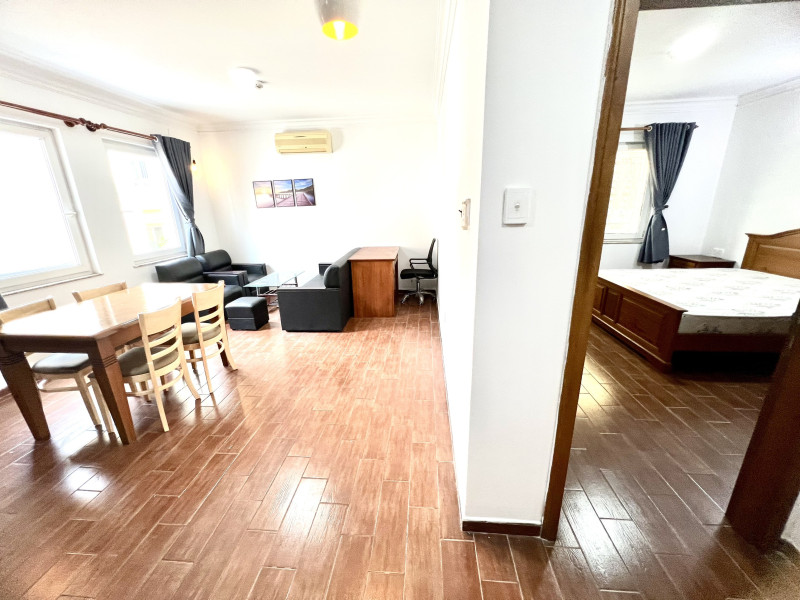 One-Bedroom Living with Balanced Design