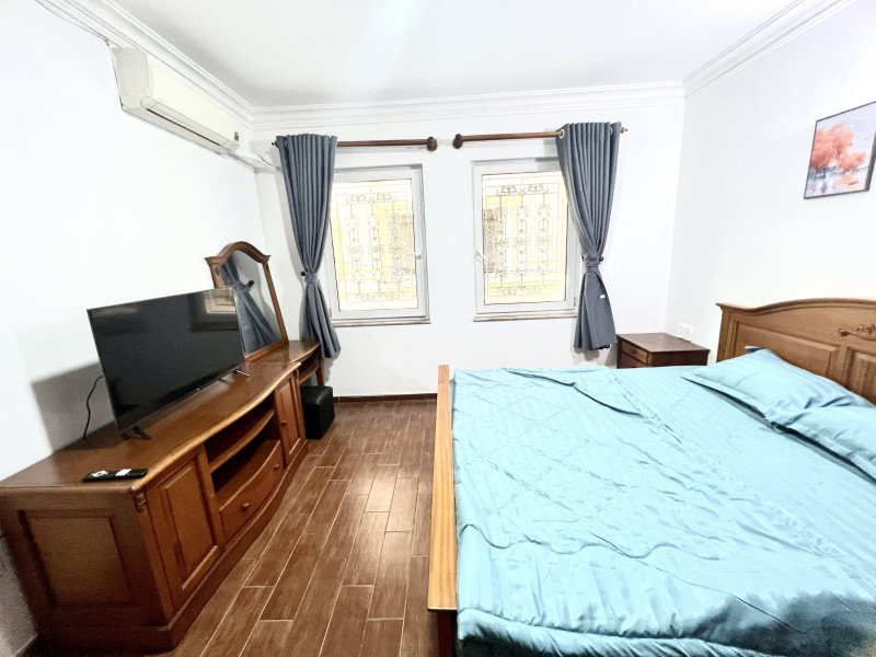 One-Bedroom Living with Balanced Design