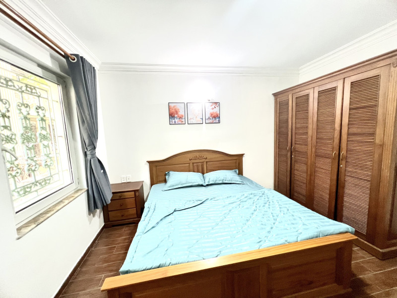 One-Bedroom Living with Balanced Design