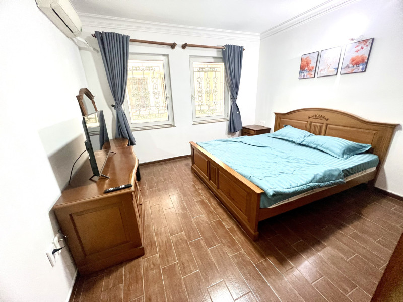 One-Bedroom Living with Balanced Design