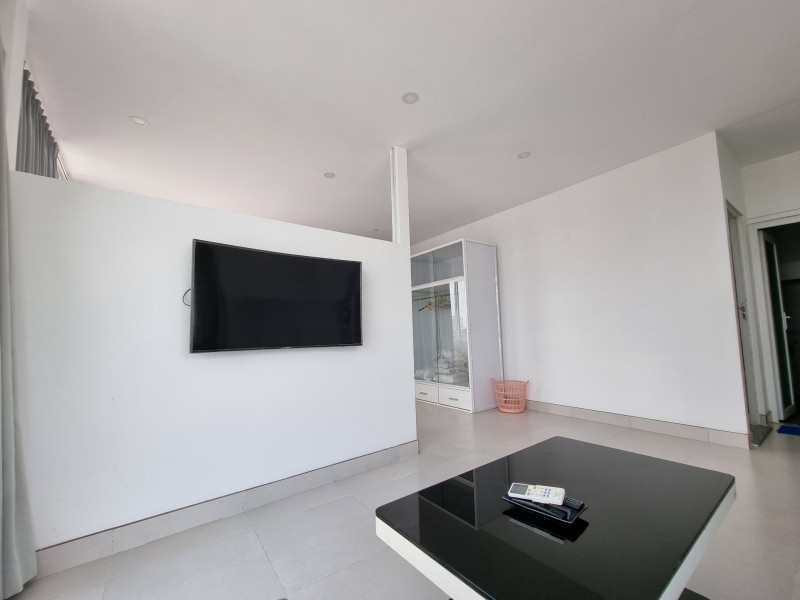 A Little One-Bedroom with Big Comfort