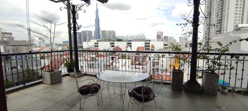 Penhouse -A Sun-Kissed One-Bedroom in Thao Dien