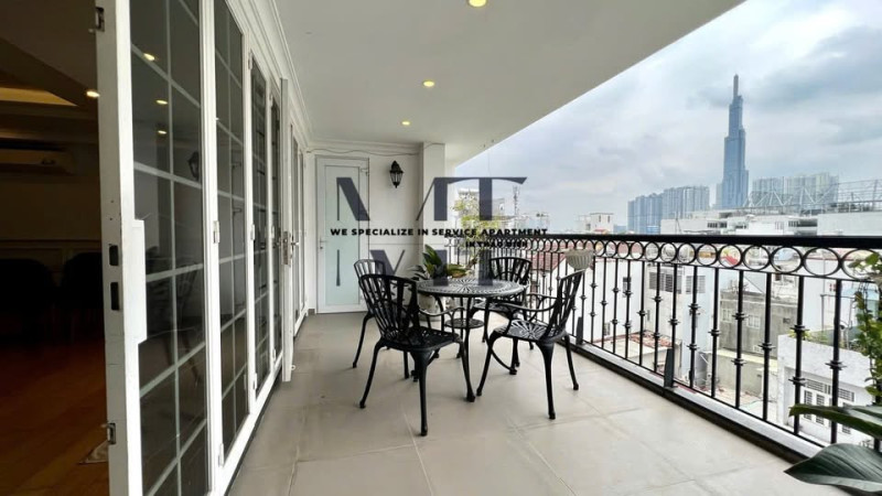 Penhouse -A Sun-Kissed One-Bedroom in Thao Dien