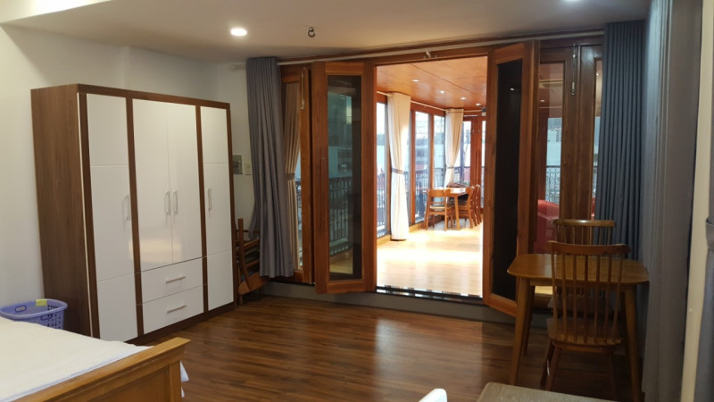 Penhouse -A Sun-Kissed One-Bedroom in Thao Dien