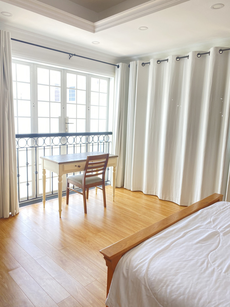 Penhouse -A Sun-Kissed One-Bedroom in Thao Dien