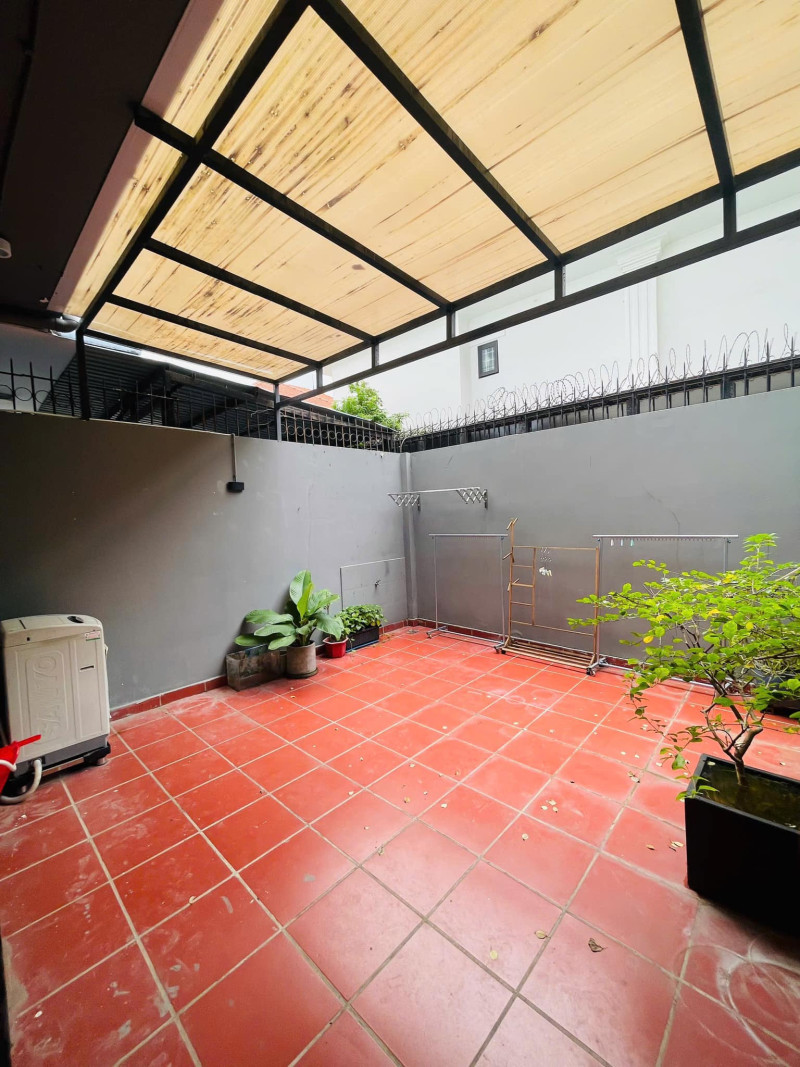 Gentle Living in a One-Bedroom Home got Yard