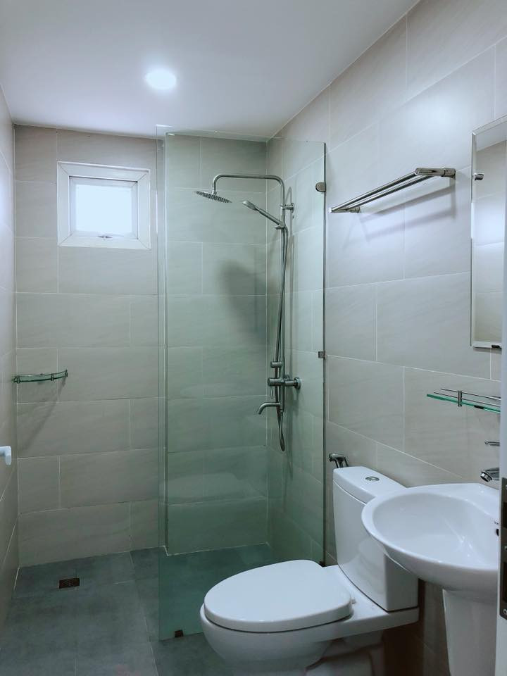 Cute & Cozy 1-Bedroom Apartment on Top of building got yard