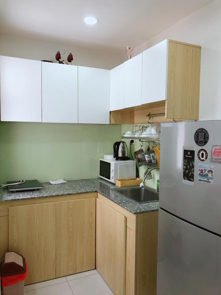 Cute & Cozy 1-Bedroom Apartment on Top of building got yard