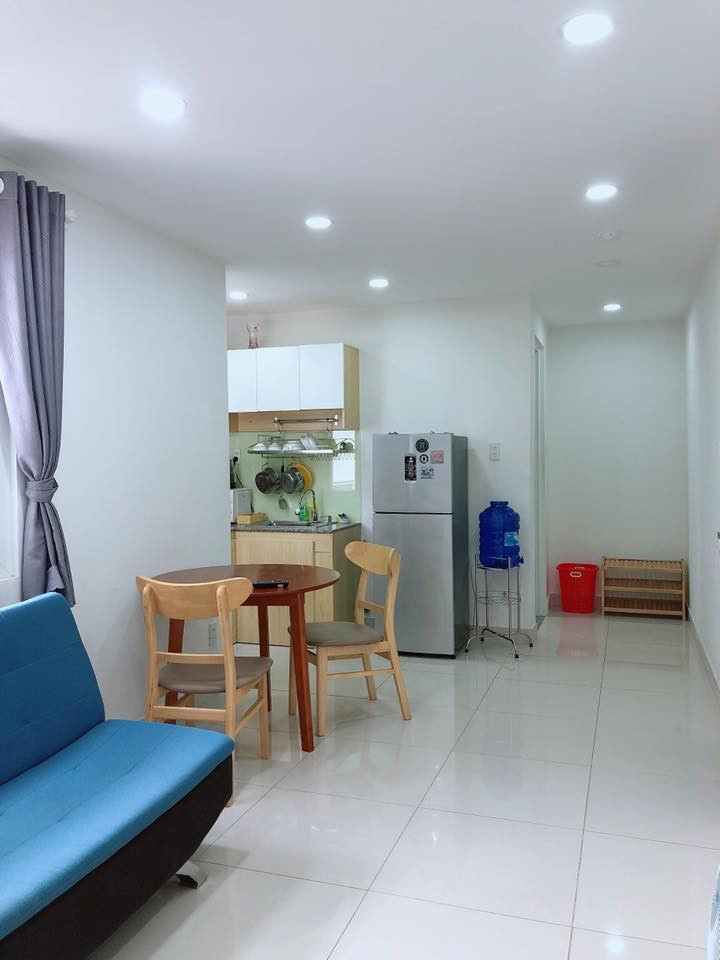 Cute & Cozy 1-Bedroom Apartment on Top of building got yard