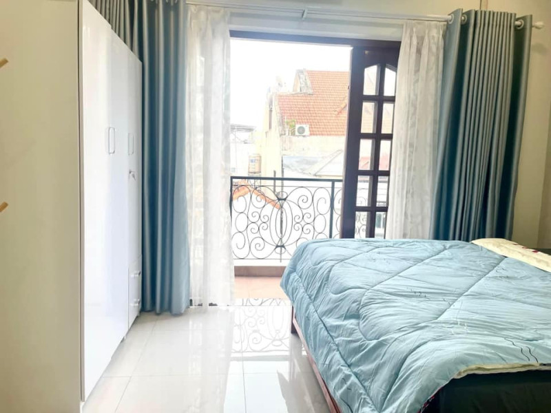 A Softly Bright Studio  Apartment