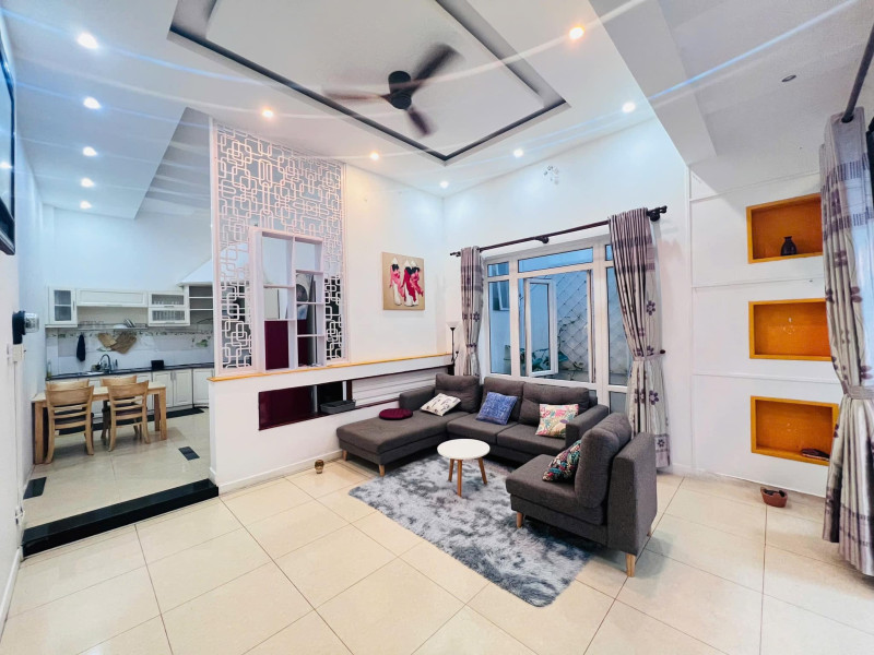 A Cheerful One-Bedroom Living Space