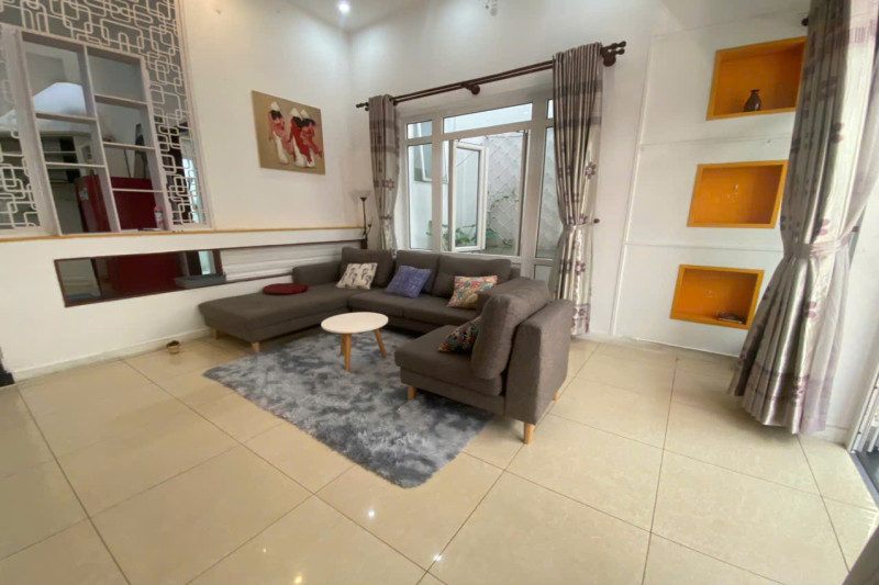 A Cheerful One-Bedroom Living Space