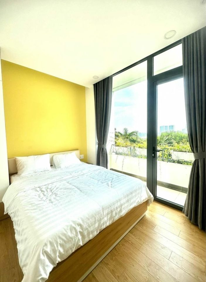 Comfortable Urban One-Bedroom Living