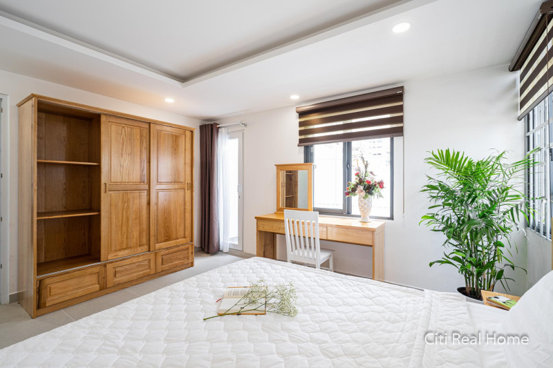 Well-Crafted One-Bedroom Apartment