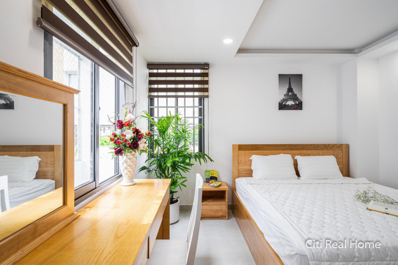 Well-Crafted One-Bedroom Apartment