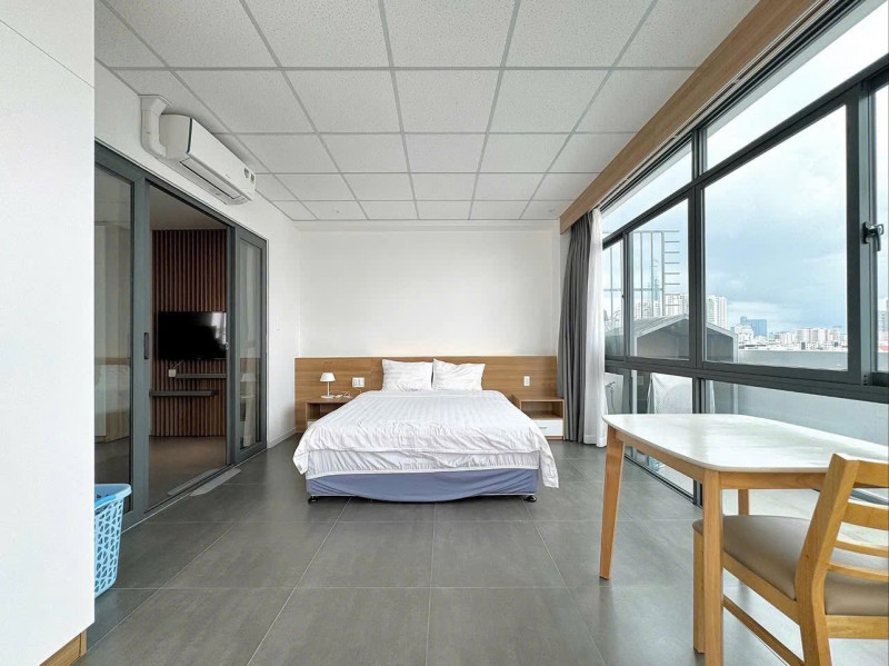 Penhouse -A Pleasant One-Bedroom Living Space