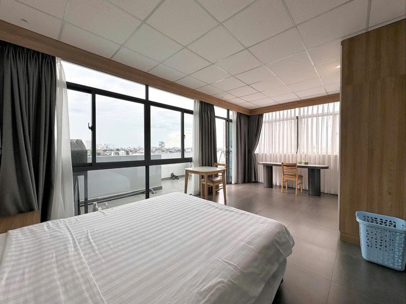 Penhouse -A Pleasant One-Bedroom Living Space