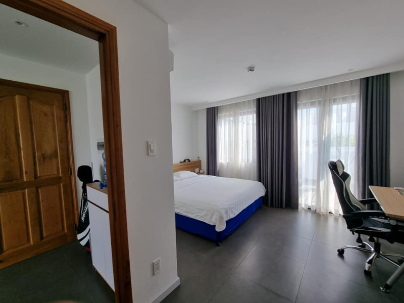 Penhouse -A Lovely Sunlit One-Bedroom