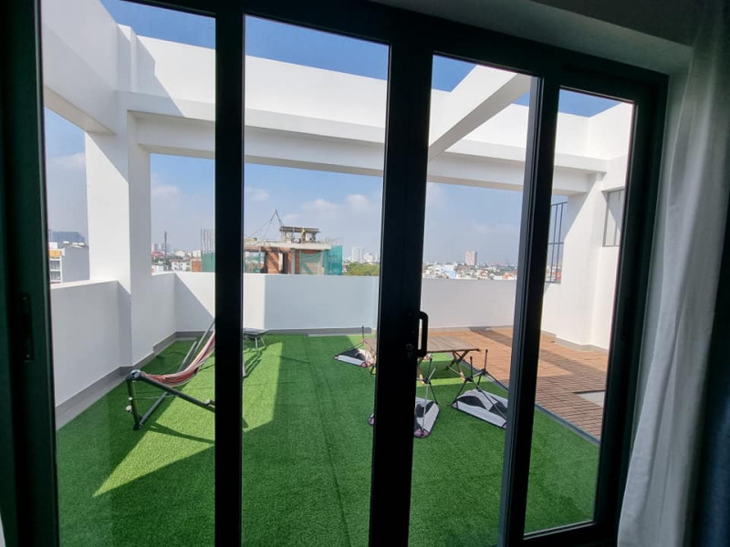 Penhouse -A Lovely Sunlit One-Bedroom