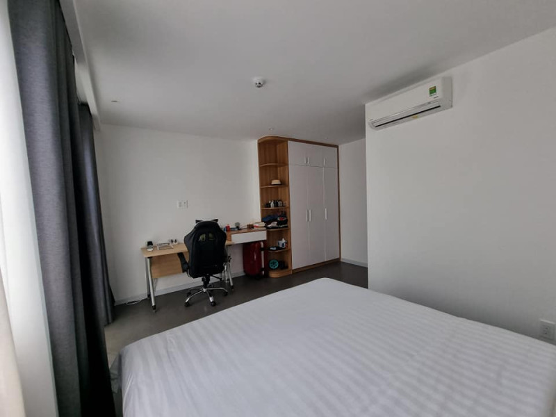 Penhouse -A Lovely Sunlit One-Bedroom