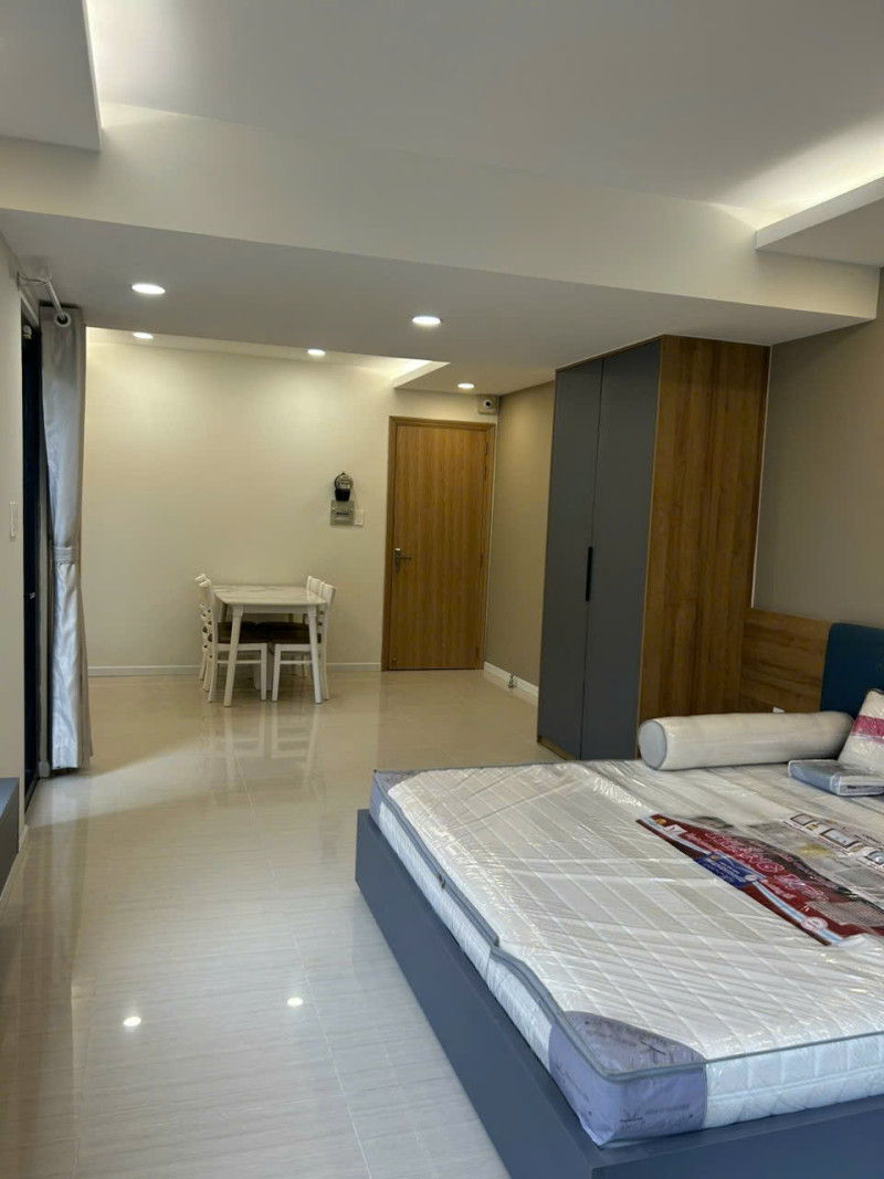 Sunny One-Bedroom Apartment in Thao Dien
