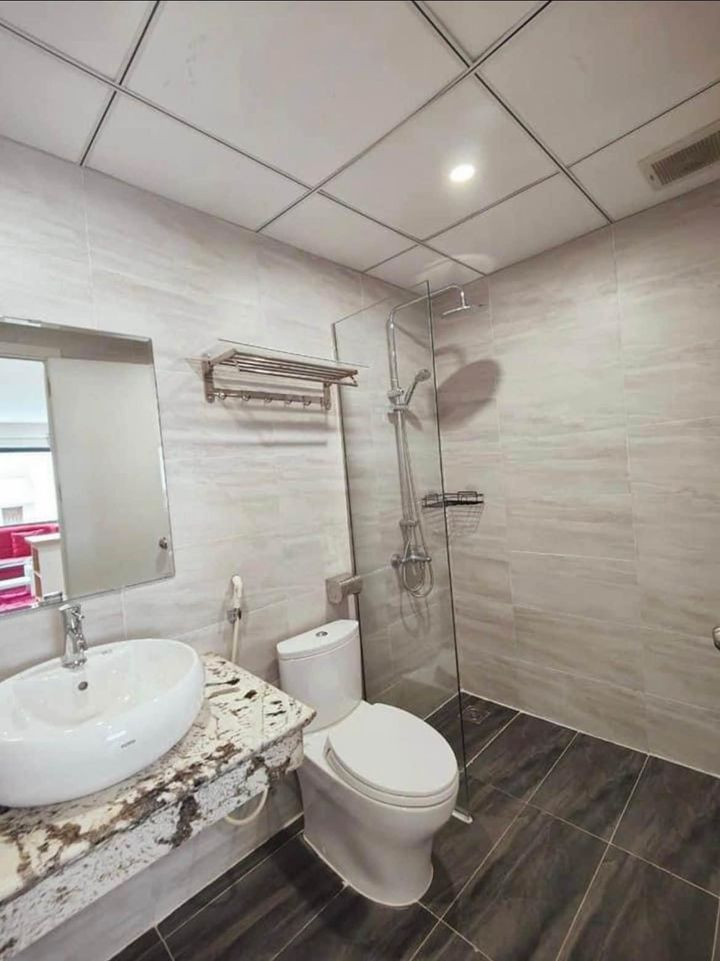 Soft Light One-Bedroom Living Space