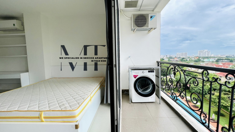 Comfortable One-Bedroom with Natural Light