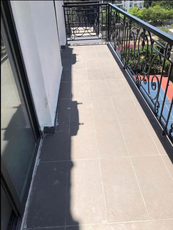 Comfortable One-Bedroom with Natural Light