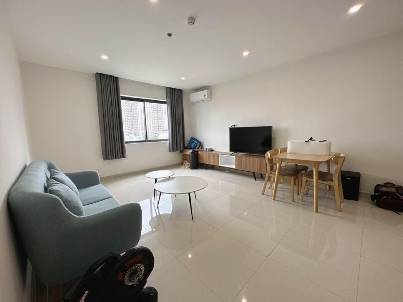 Comfortable One-Bedroom with Natural Light